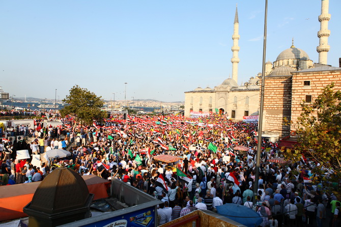 Eminönünde Mısır Cuntasına Lanet Eylemi 7