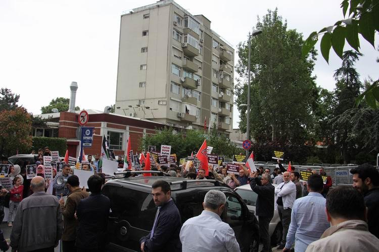 Katar’a Yönelik Kuşatma İstanbul'da Protesto Edildi 13