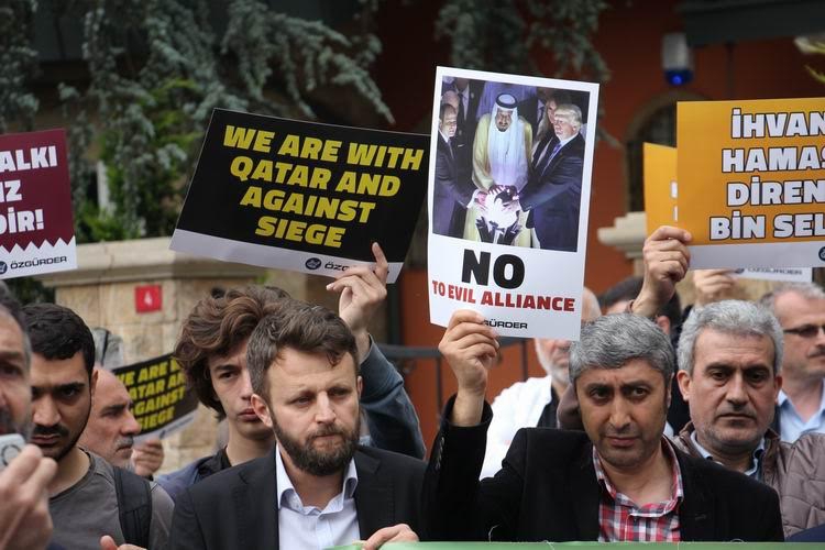 Katar’a Yönelik Kuşatma İstanbul'da Protesto Edildi 15