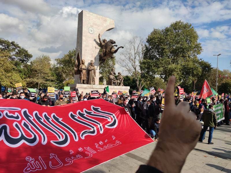 Fransa’nın küstahlığı İstanbul’da lanetlendi 11