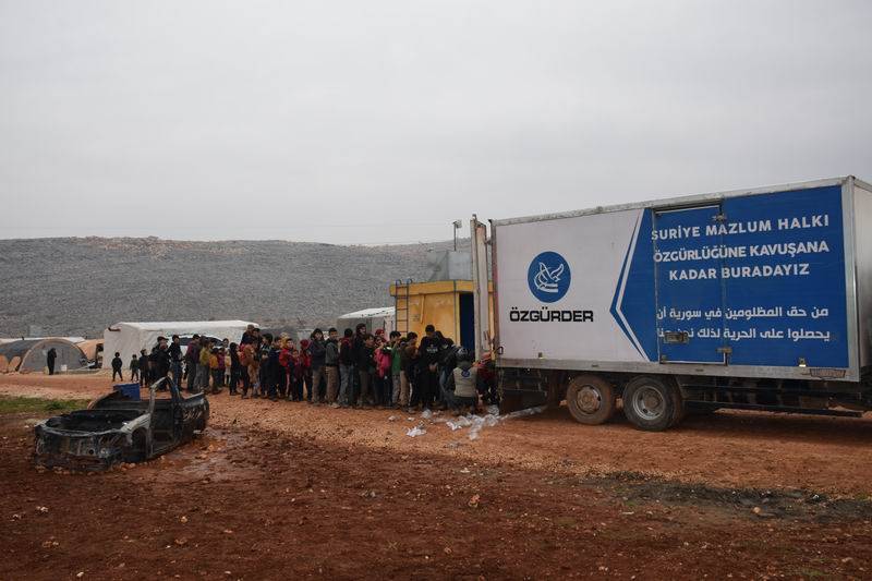 Ankaralı hayırseverler İdlib’de yetimleri sevindirdi 18