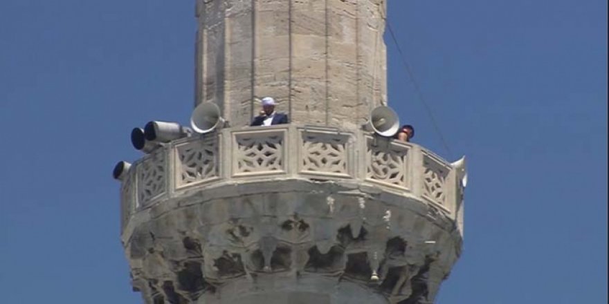 Ayasofya'nın minarelerinden 4 müezzin birlikte sela okudu