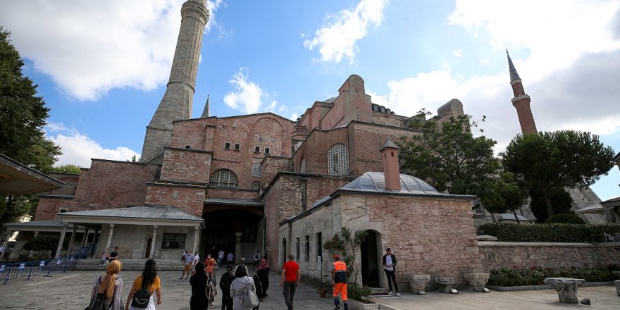 Ayasofya-i Kebir Cami-i Şerifi'ne ziyaretler devam ediyor