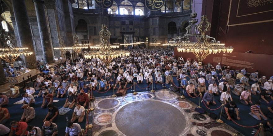 Ayasofya-i Kebir Cami-i Şerifi'nde 86 yıl sonra ilk bayram namazı