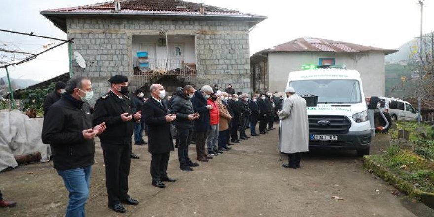 Cumhurbaşkanı Erdoğan'ın yeğeni Ahmet Erdoğan'ın cenazesi toprağa verildi