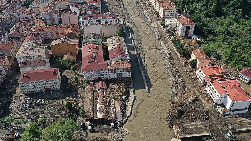 Karadeniz'deki sel felaketinde can kaybı 62'ye yükseldi