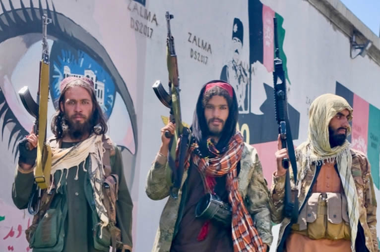 ABD’nin silahları Taliban’ın elinde