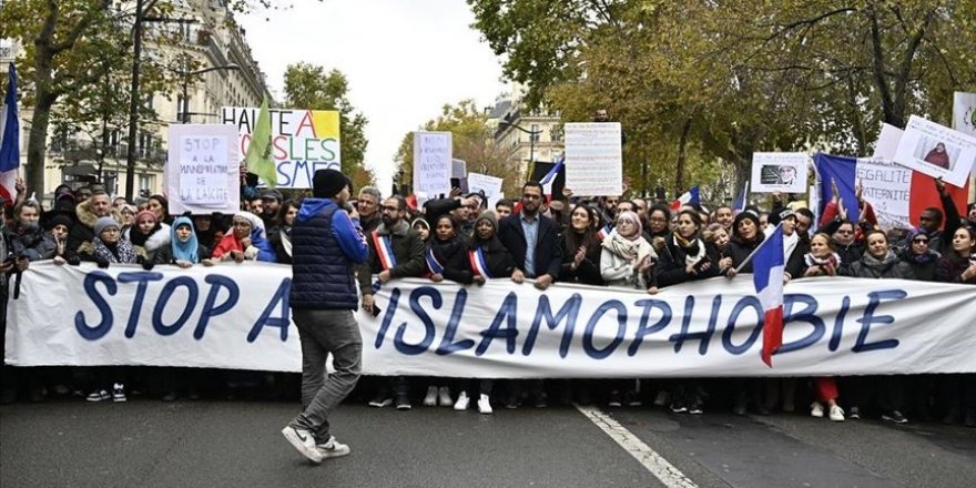 Fransa’da Müslümanların İslamofobik düzenlemeleri protesto etmesi yasak!