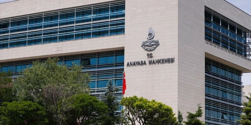 Anayasa Mahkemesi Sedef Kabaş'ın 'tedbiren tahliye edilmesi' talebini reddetti