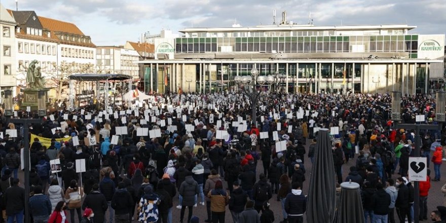 Almanya'da Hanau saldırısında hayatını kaybedenler anıldı