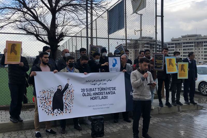 İzmir’den Hindistan’daki başörtü yasağına protesto