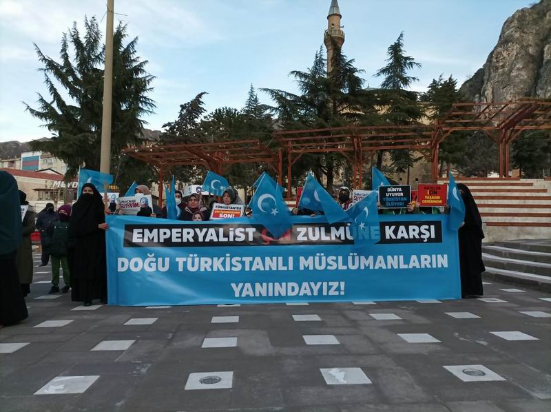 Amasya İHH Doğu Türkistanlı kadınlar için sesini yükseltti