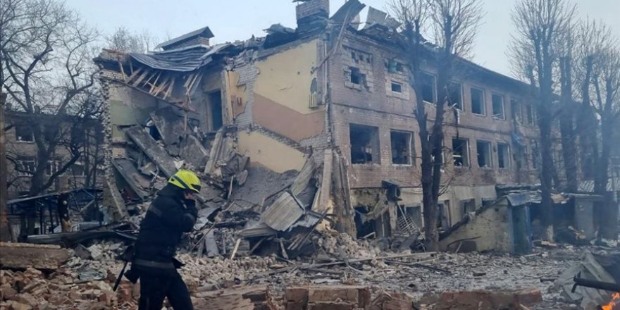 Ukrayna Dışişleri Bakanı Kuleba: Kuşatılmış Mariupol'de 12 günde 1582 sivil öldü