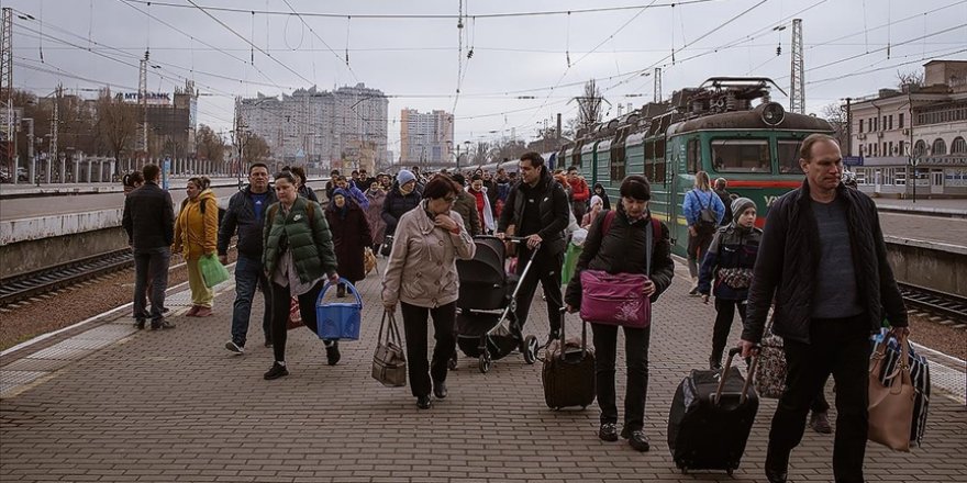 BM: Ukrayna'da en az 1563 sivil öldü, 4 milyon 278 bin 789 kişi komşu ülkelere geçti