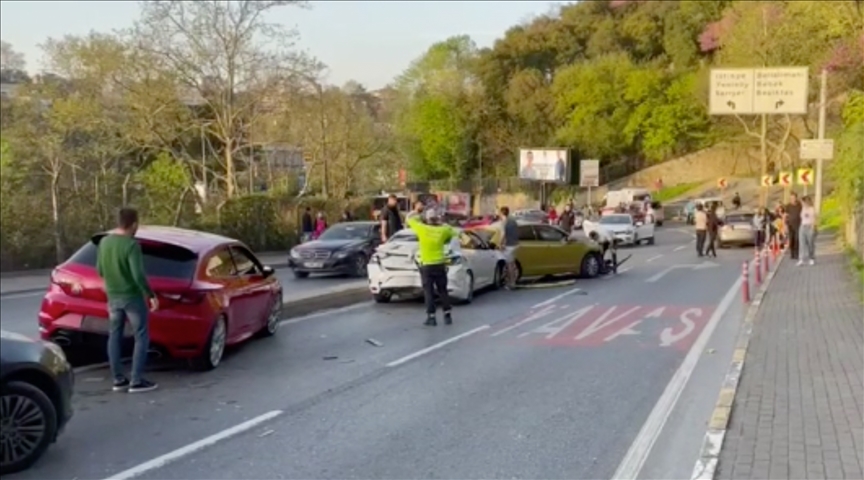 Sarıyer'de İETT otobüsü 15 araca çarptı: 4 yaralı