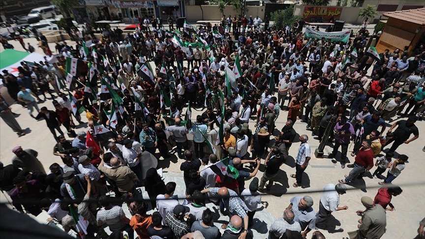 Tel Rıfatlılar YPG/PKK ile Esed rejimi unsurlarını protesto etti