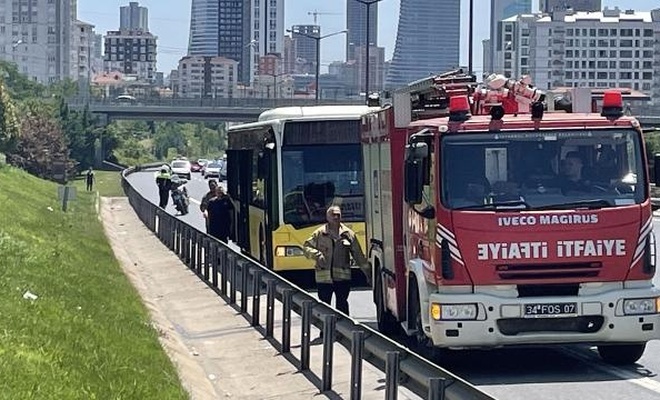 İETT otobüsünden dumanlar yükseldi