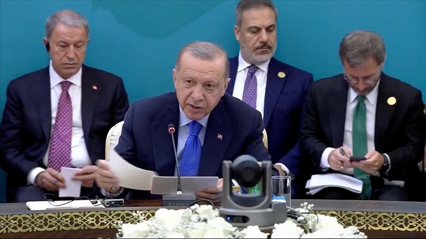 Erdoğan: Güvenliğimize kast eden şer odaklarını Suriye'den söküp atmakta kararlıyız