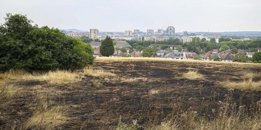 Londra’daki yangınların kontrol altına alınması için mücadele sürüyor