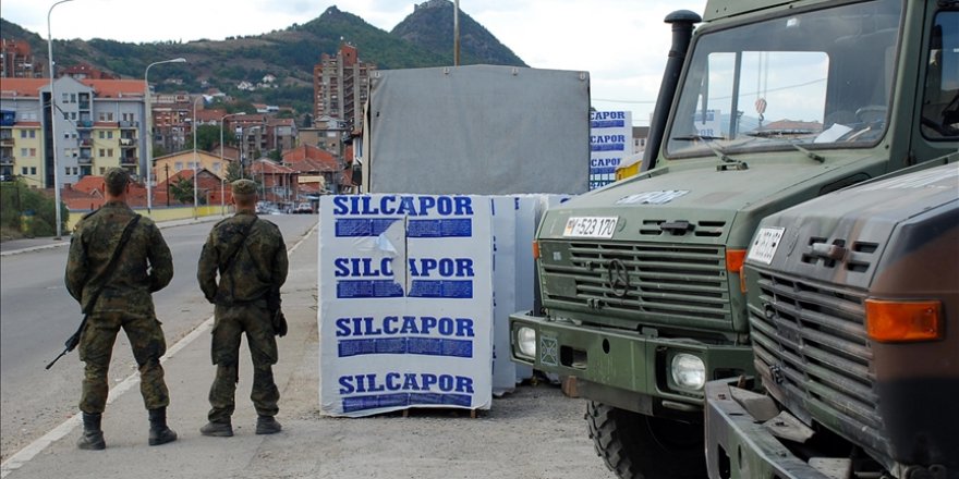 KFOR, Kosova'nın kuzeyinde barikat kurulmasına izin vermeyeceklerini açıkladı