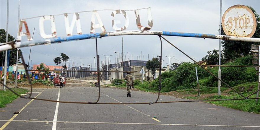 Uganda'da Ebola nedeniyle bazı bölgelerde sokağa çıkma yasağı ilan edildi