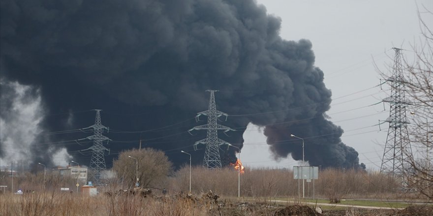 İşgalci Rusya, Ukrayna'nın Dnipro bölgesindeki petrol rafinerisini vurdu