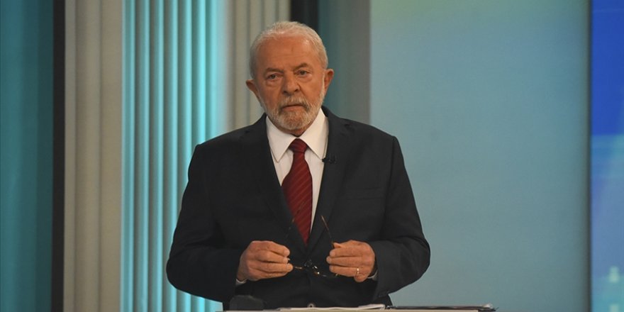 Brezilya'da devlet başkanlığı seçiminin ikinci turunu solcu aday Lula da Silva kazandı