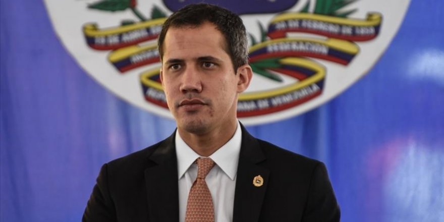 Venezuela'da muhalefet "geçici hükümeti" feshetti