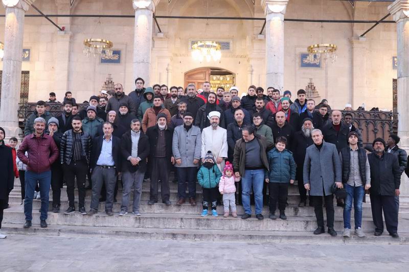 İnönü Üniversitesi Öğrenci Toplulukları sabah namazında buluştu