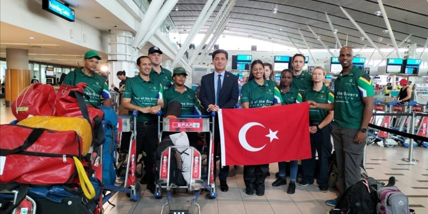 Güney Afrikalı sağlık ve arama kurtarma gönüllüleri Türkiye'ye doğru yola çıktı