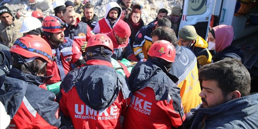 Malatya'da enkaz altında kalan yaşlı adam 80 saat sonra kurtarıldı