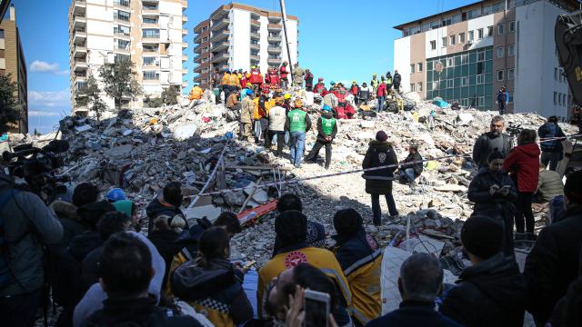 Deprem bölgesinde can kaybı 20 bin 213’e çıktı