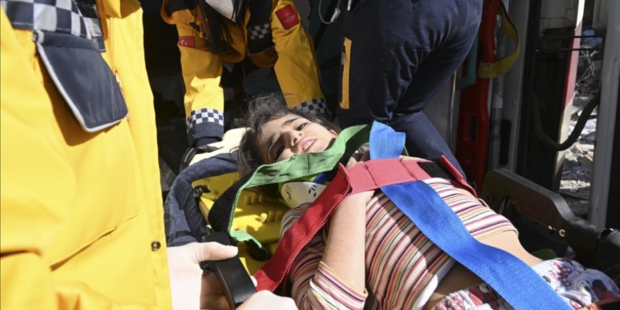 Adıyaman'da 6 yaşındaki Miray depremin 178'inci saatinde kurtarıldı