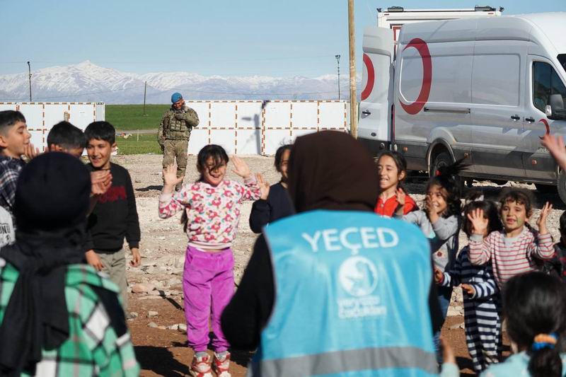 Yeryüzü Çocukları Derneği, Türkiye ve Suriye’de faaliyetlerini sürdürüyor