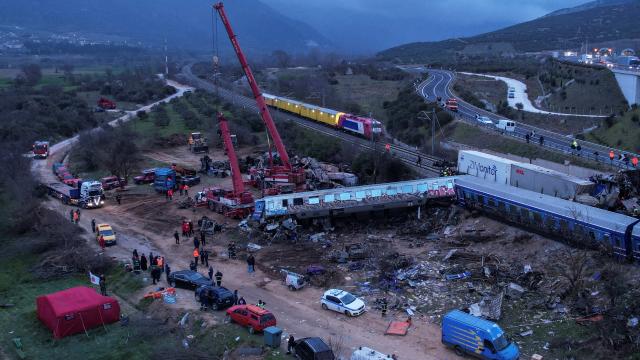 Yunanistan'da tren kazasında 38 kişi hayatını kaybetti