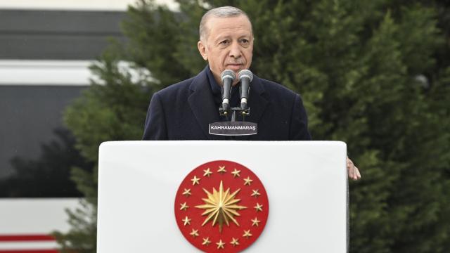 Cumhurbaşkanı Erdoğan: 650 bin konutu 1 yıl içinde teslim edeceğiz