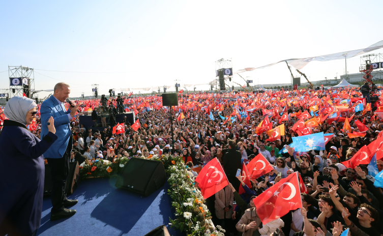 AK Parti’nin İstanbul Mitingi büyük bir katılımla gerçekleşti