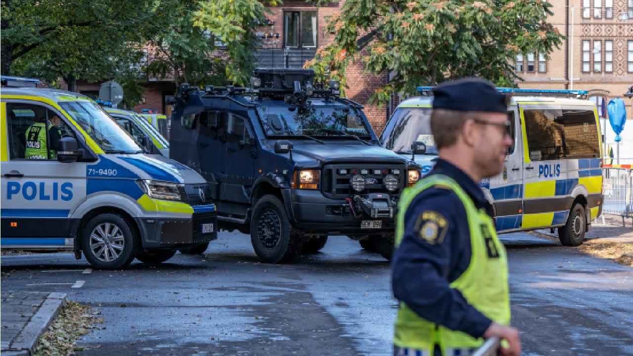 İsveç polisinden Kur'an yakma provokasyonuna izin