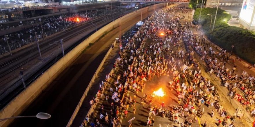 İşgalci İsrail’de hükümet karşıtı protestocular sokaklara indi