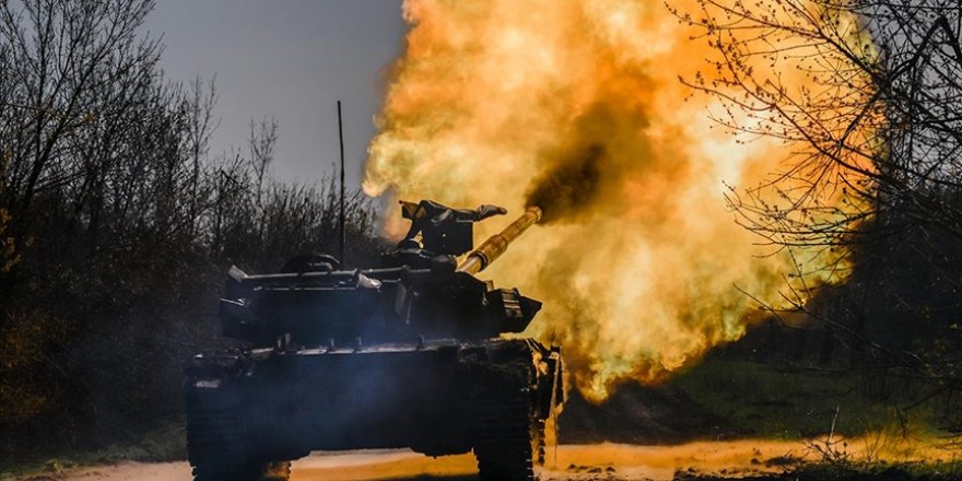 Ukrayna, Bahmut’un kuzey ve güneyinde bazı mevzilerin kontrolünü sağladığını duyurdu