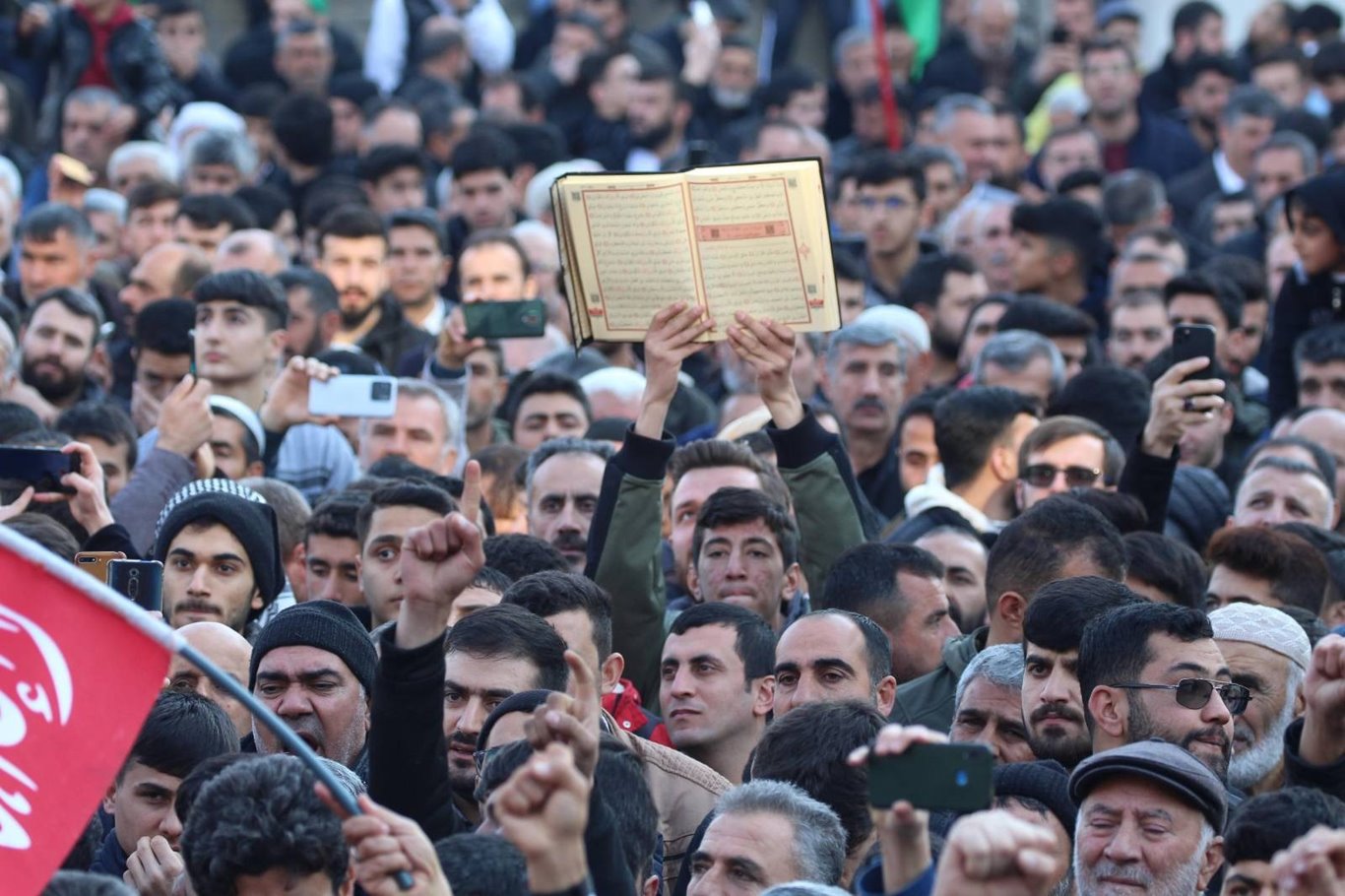 Diyarbakır'da Kur'an'a Saygı Mitingi düzenlendi