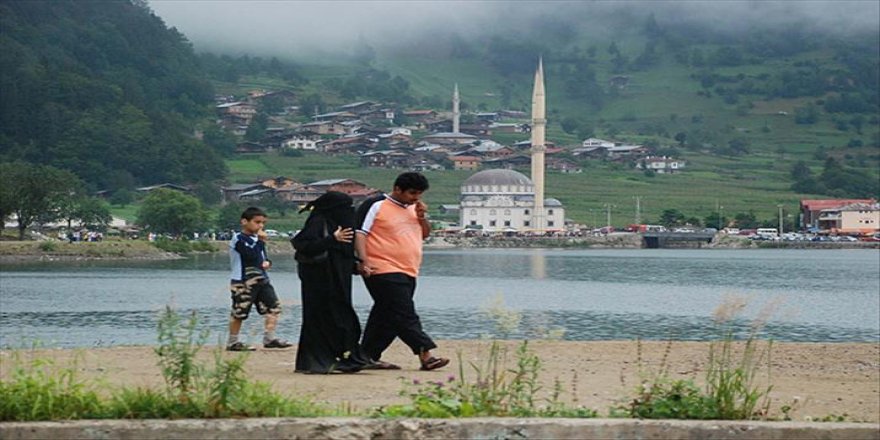 Arap turistler başta olmak üzere yabancıları hedef gösterenler ne istiyor?