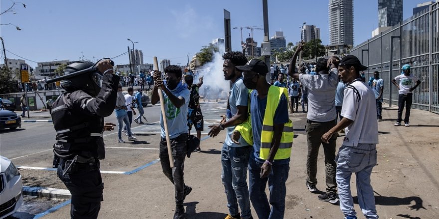 Siyonist güçler Eritreli sığınmacılara gerçek mermiyle müdahale etti