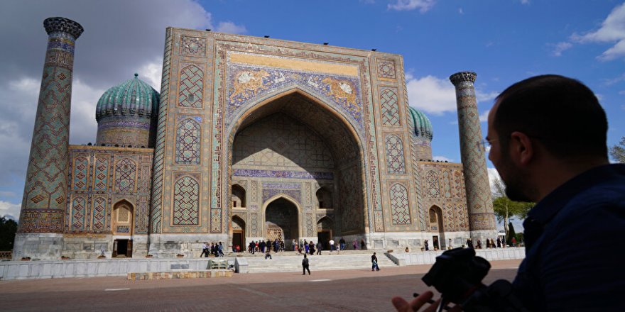 Özbekistan'da yaşanan değişim önemli bir örneklik sunuyor