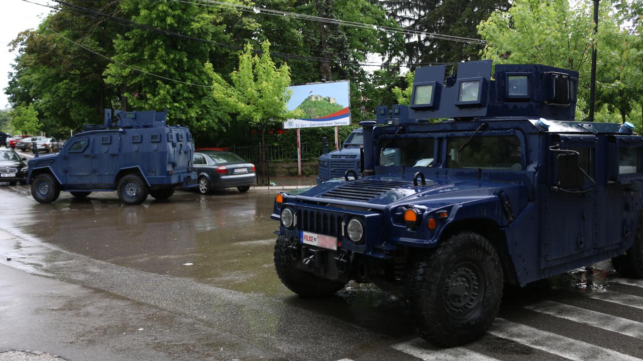 Kosova’da Sırpların ateş açması sonucu bir polis hayatını kaybetti