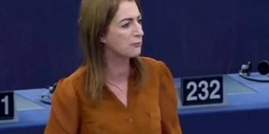 İrlandalı Sosyalist Clare Daly'den AB Komisyonu Başkanına İsrail tepkisi