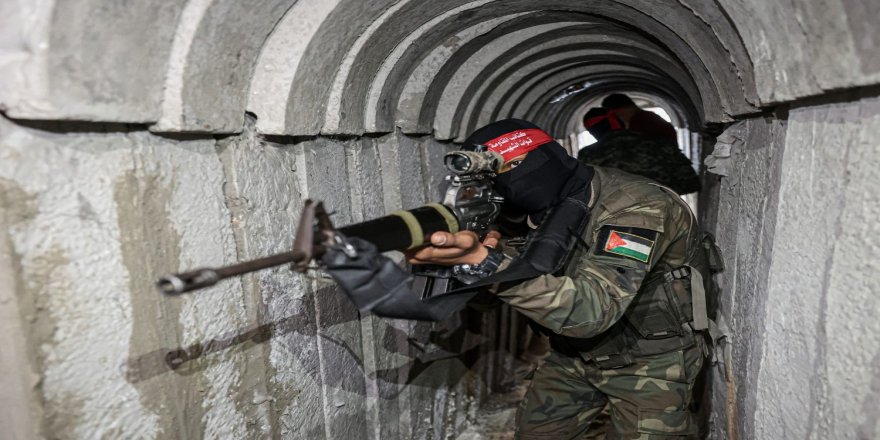 Hamas ile işgal rejimini aynı kefeye koyanlar Siyonizm'e hizmet ediyorlar...