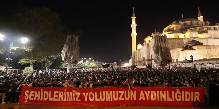 Meydanlarda olmanın önemi üzerine...