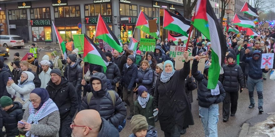 Katil İsrail'in Gazze'ye yönelik saldırıları İsveç'te protesto edildi