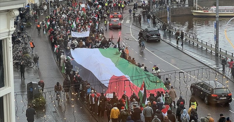 Hollanda'da Filistin'e destek gösterisi düzenlendi